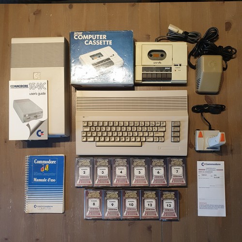 Commodore c64c con - commodore,